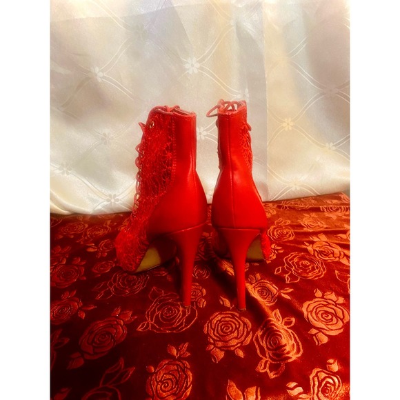 Stiletto High-Heels With Red See-Through Design Size 7 1/2 - Picture 3 of 5